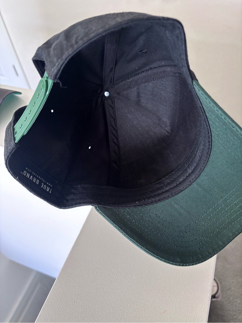 True Brvnd - upside down Dallas Two-Tone Baseball Cap - Black & Forest Green - Picture 2 of 6